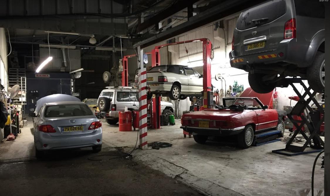 המוסך מבפנים